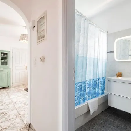 펜션 Menta Ii In With Free Parking Paros