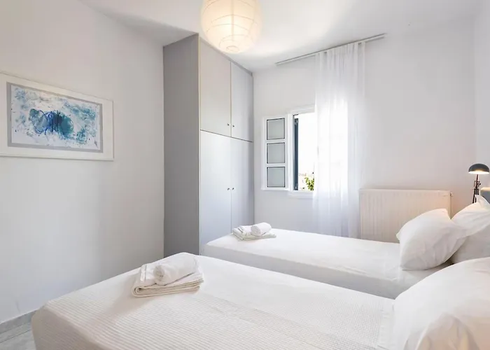 Menta Ii In With Free Parking Paros